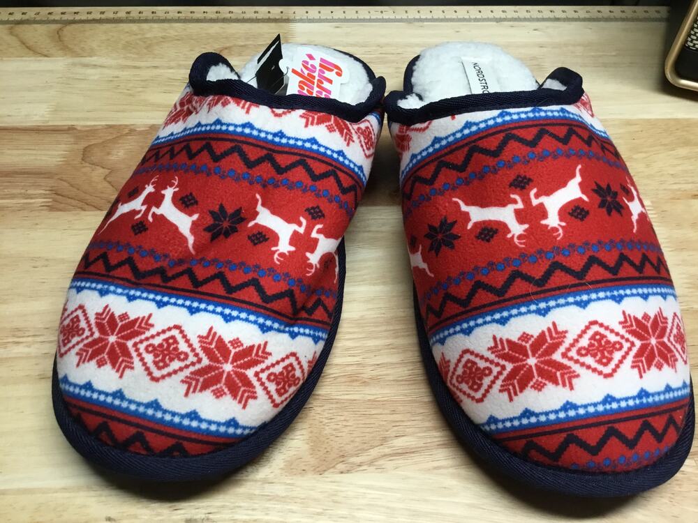 Nordstrom Sherpa Slippers Men 9.5 Red White Nordic Christmas Slip On Outdoor NWT